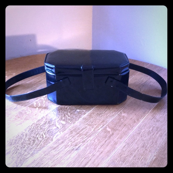 1950’s Vintage Black Patent Leather Box Purse - Picture 3 of 7